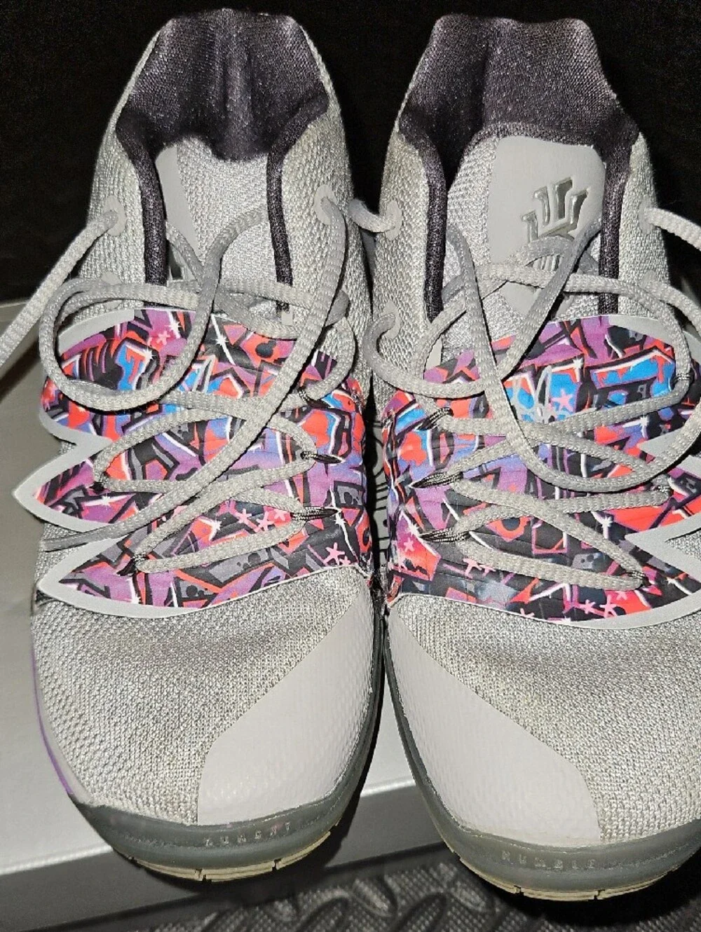 Nike Kids Sneakers in Light Gray with Multicolor Accents